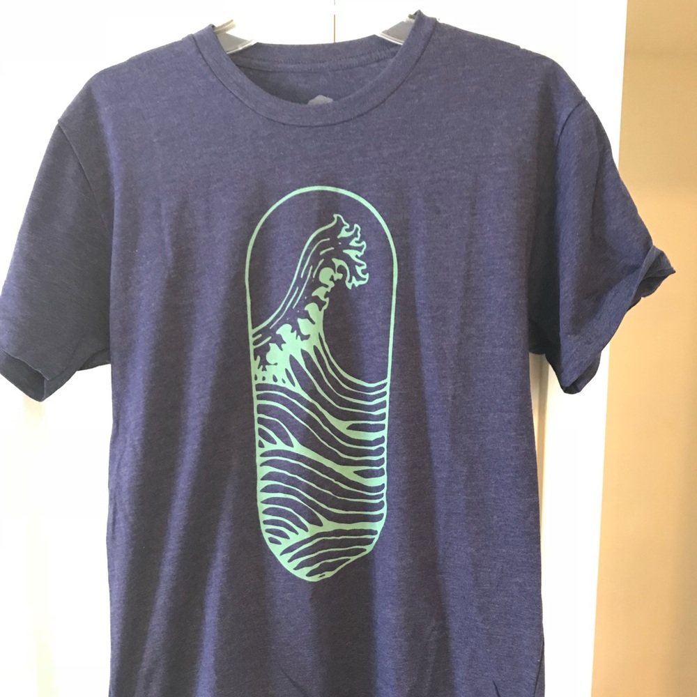 Never worn men’s Wohven shirt